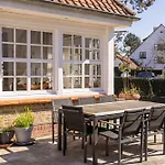 Dreamcottage Bed & Breakfast 3*